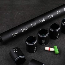 Tragbare 7 Tage Pillendose mit Schlüsselanhänger und Karabiner Schwarz